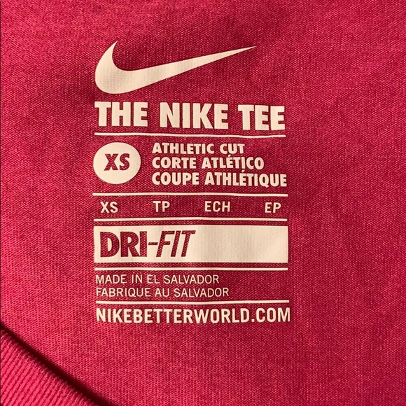 Pink v-neck dri-fit - Picture 2 of 3